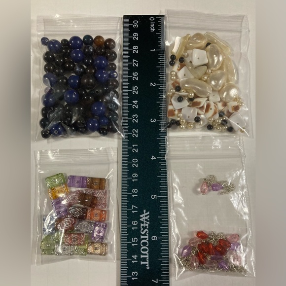 Lot of different types of beads & tassels for craft or jewelry making. - Picture 10 of 13